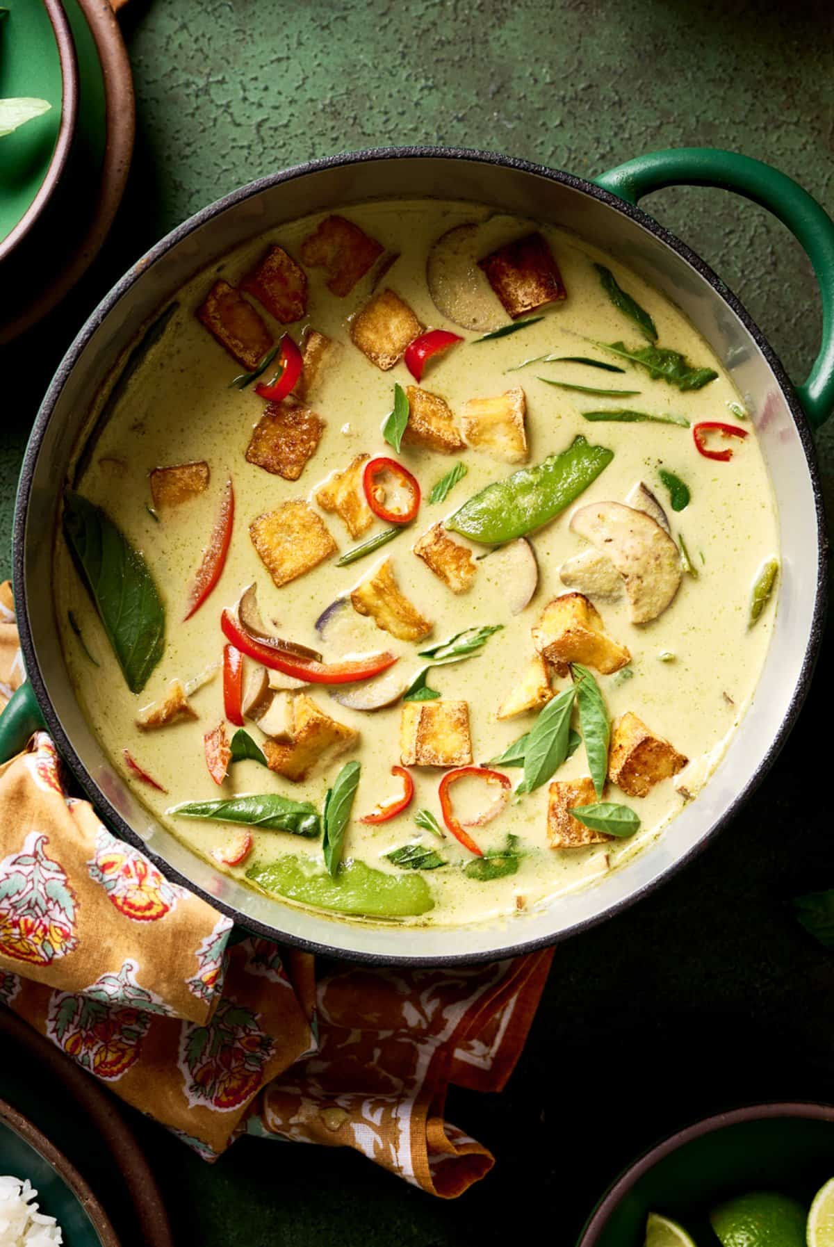 Vegan Thai Green Curry: Customizable Comfort for All Households